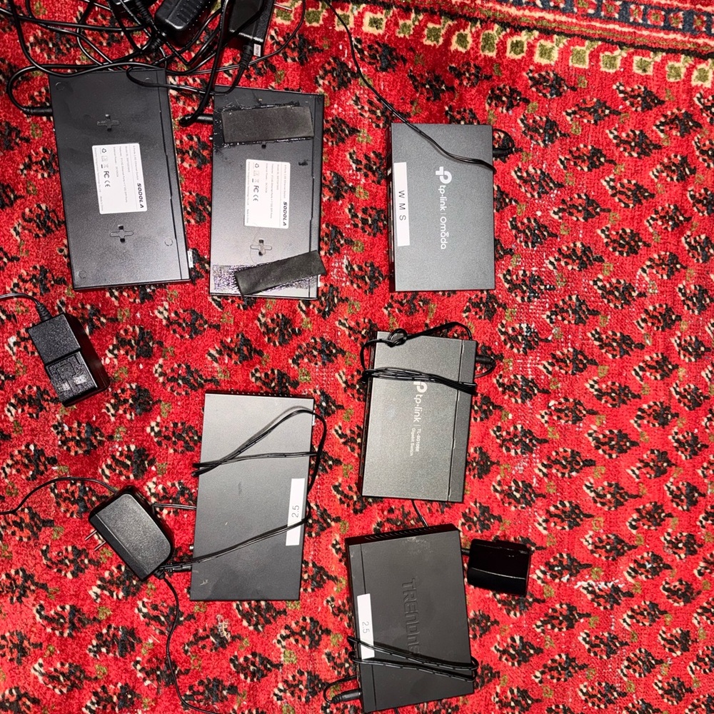TP-Link Black Networking Adapters
8 ports / 5 ports